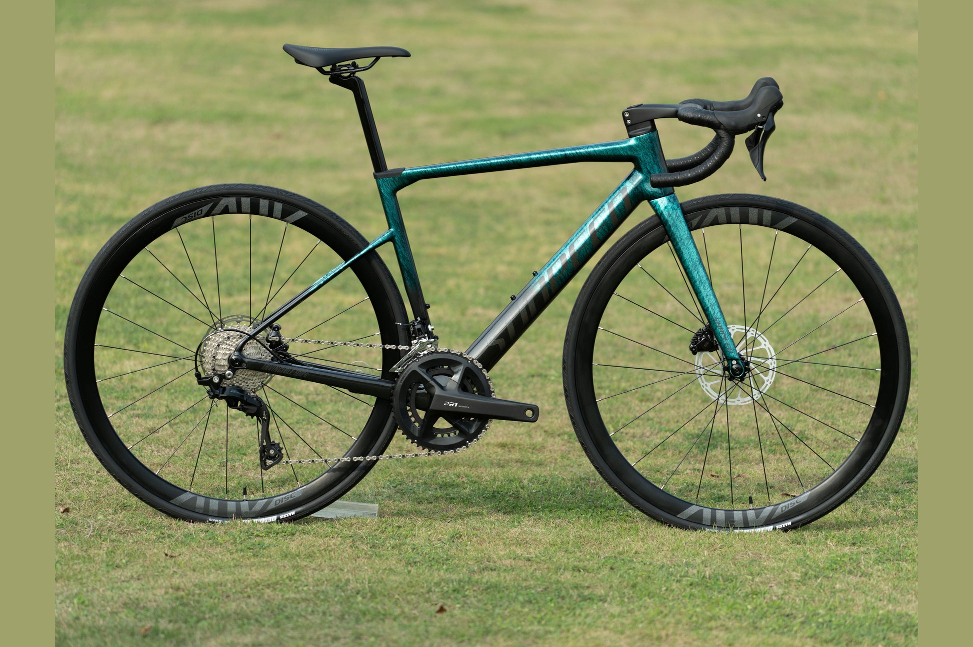 INVINCIBLE SPORT All-Round Performance Road Bike 24-speed - Shimano 105 - VRIDE - Bicycle & Accessories