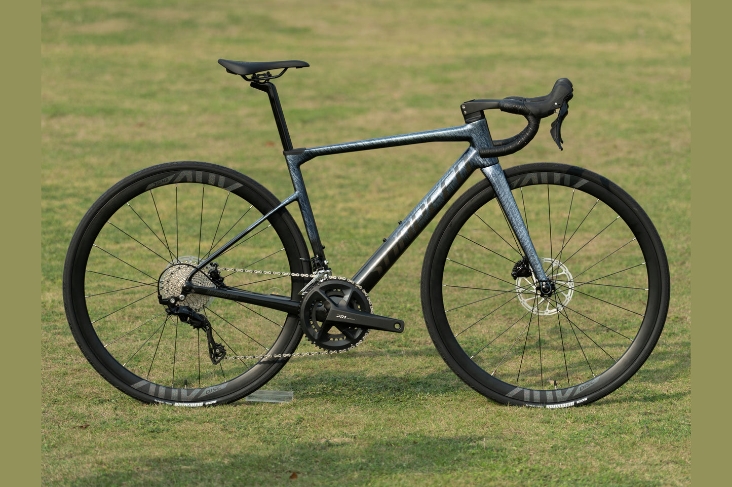 INVINCIBLE SPORT All-Round Performance Road Bike 24-speed - Shimano 105 - VRIDE - Bicycle & Accessories