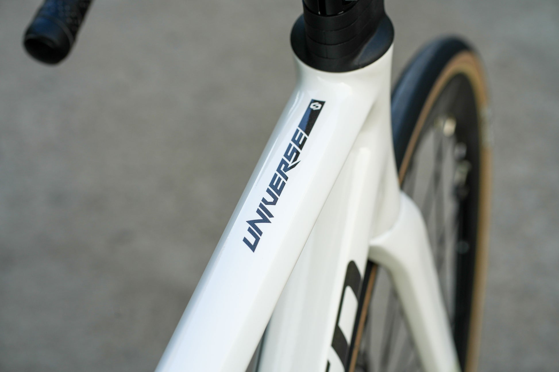 UNIVERSE Performance Road Bike 22-speed - Shimano 105 - VRIDE - Bicycle & Accessories