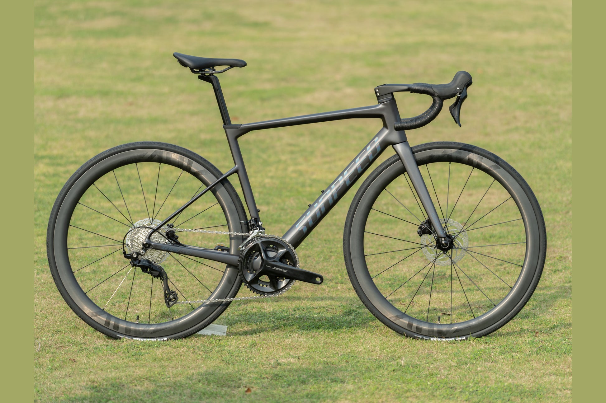 INVINCIBLE EXPERT All-Round Performance Road Bike 24-speed - Shimano 105 (Alloy/Carbon Rim) - VRIDE - Bicycle & Accessories