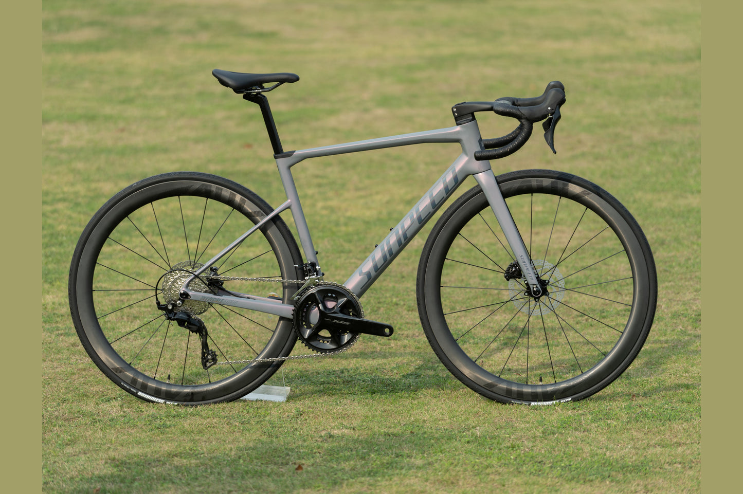 INVINCIBLE EXPERT All-Round Performance Road Bike 24-speed - Shimano 105 (Alloy/Carbon Rim) - VRIDE - Bicycle & Accessories